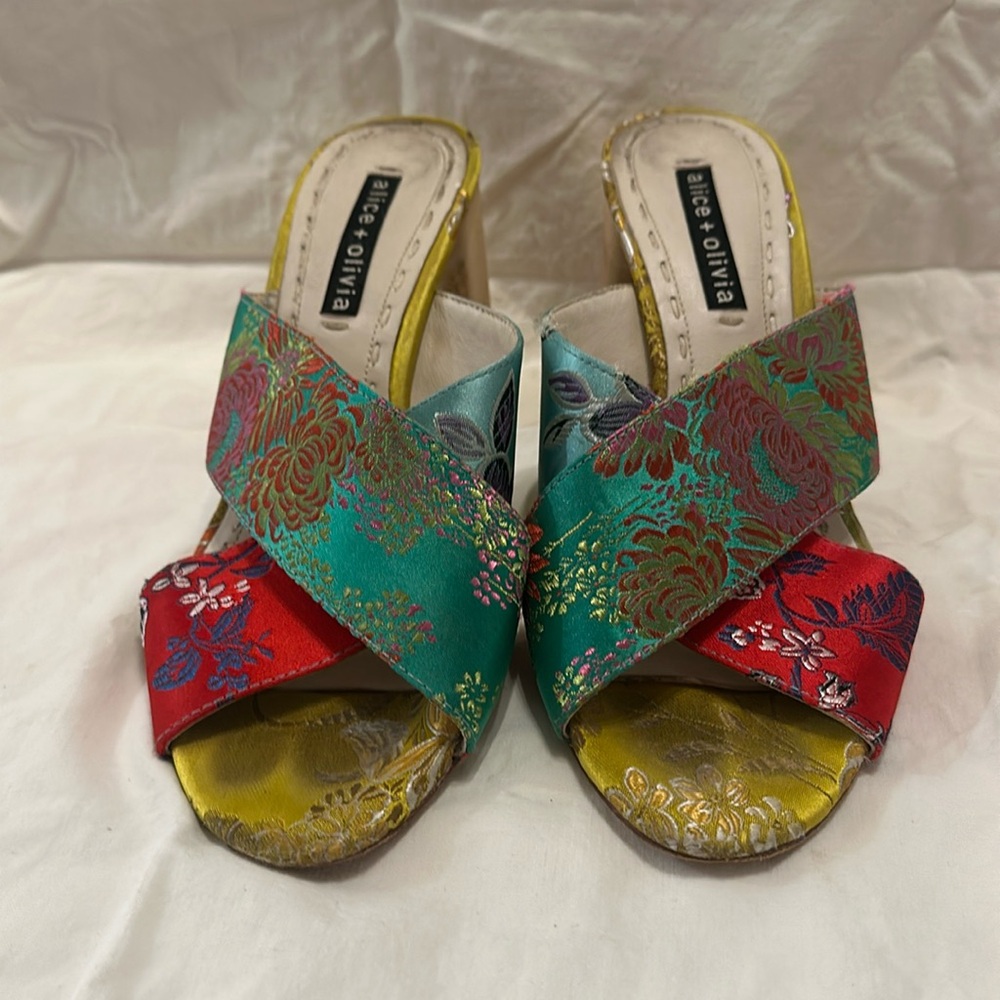 Floral Alice + Olivia sandals